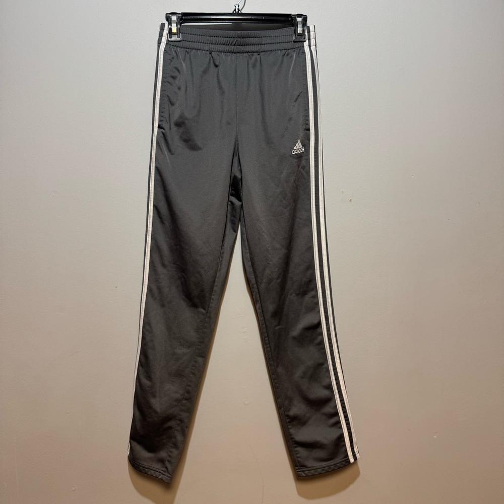 Adidas Boy’s Gray‎ sweatpants with White Stripes. Size L (14-16)